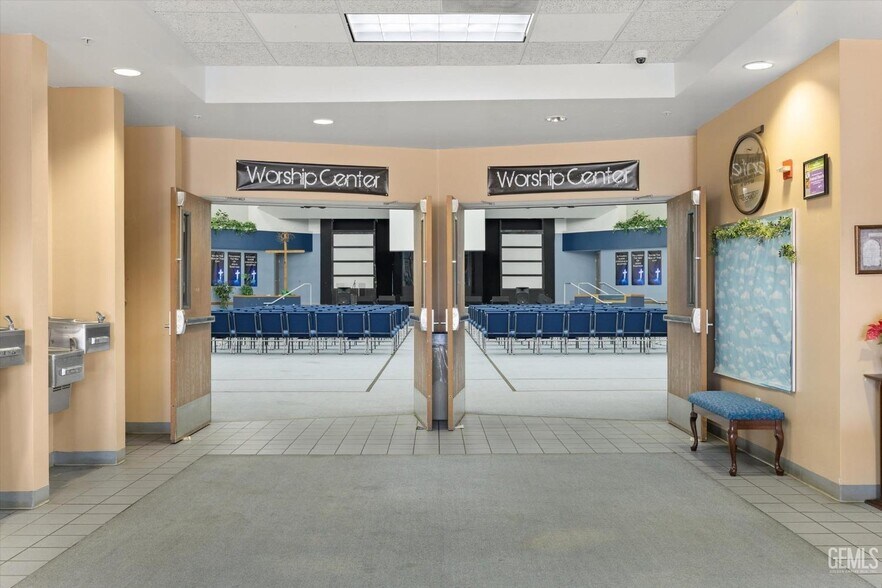 More Photos Of 425 S H St, Bakersfield Religious Facility For Sale