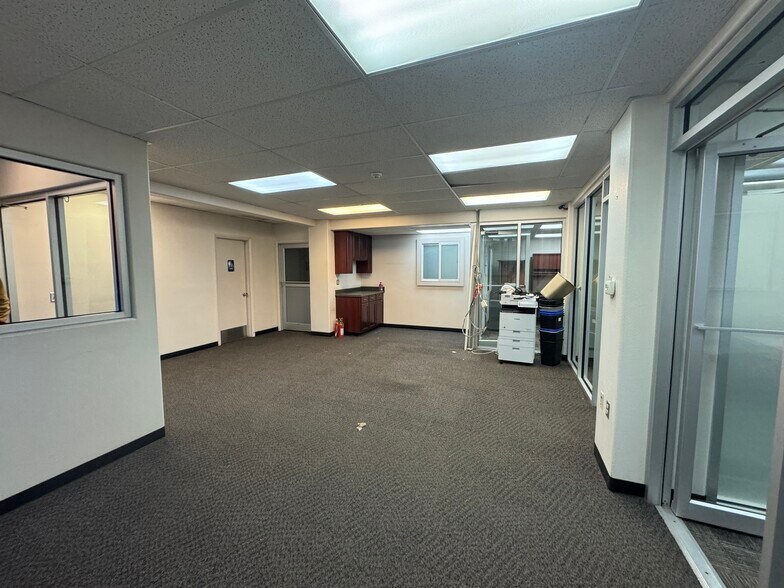 More Photos Of 2510 N Post Rd, Anchorage Industrial For Lease