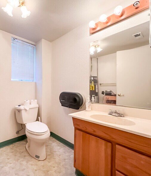 More Photos Of 1616 Alhambra Ave, Martinez Storefront For Lease