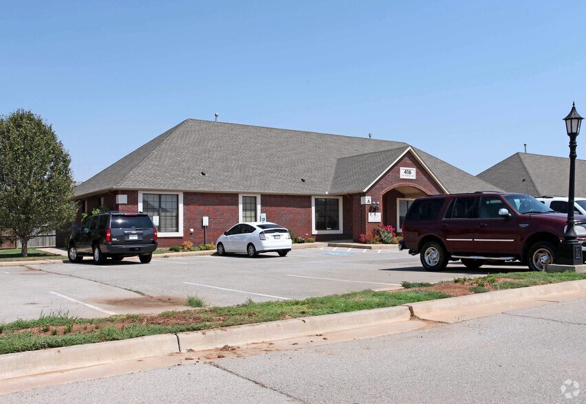 More Photos Of 416 S Mustang Rd, Yukon Office For Lease