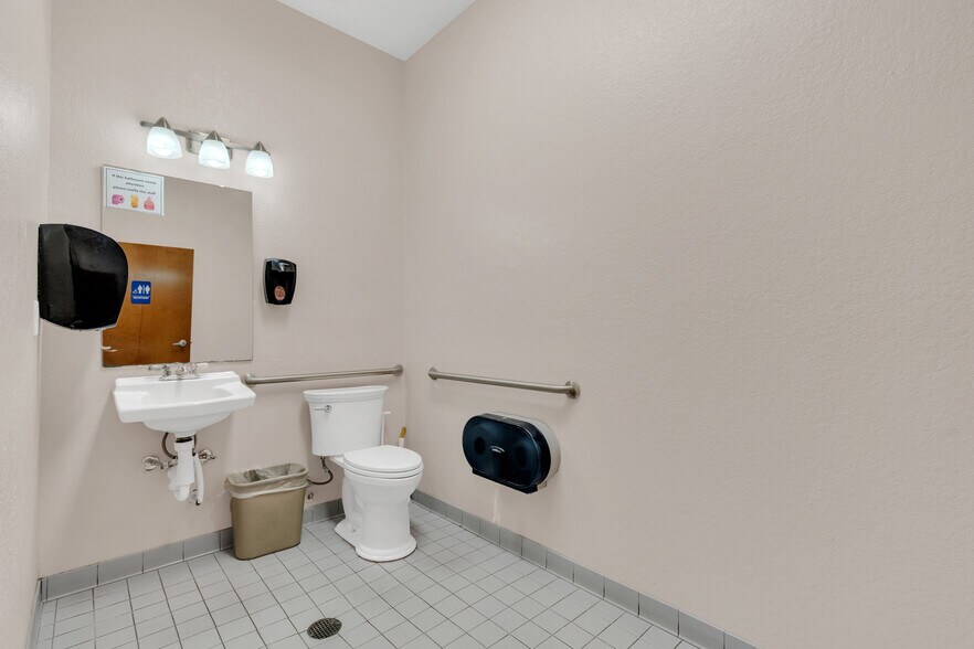 More Photos Of 901-911 N Central Ave, Kissimmee Medical For Lease