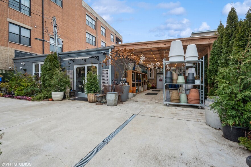 More Photos Of 2312 W Touhy Ave, Chicago General Retail For Sale