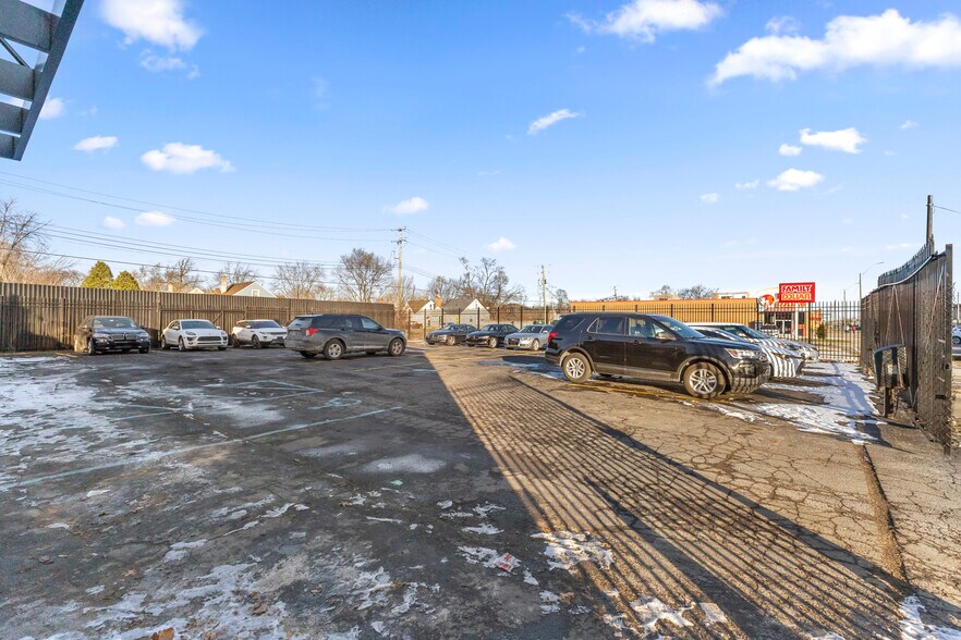 More Photos Of 19420 W Warren Ave, Detroit Auto Dealership For Sale