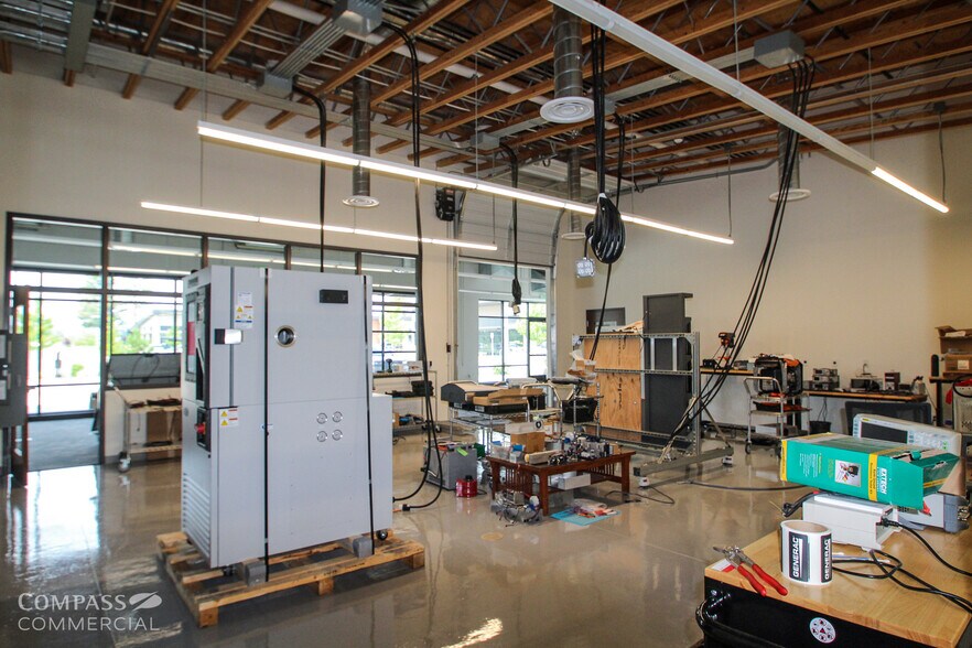 More Photos Of 2723 NW Potts Ct, Bend Office For Lease