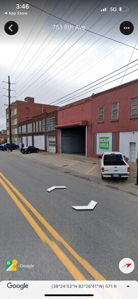 More Photos Of 740 8th Ave, Huntington Warehouse For Lease