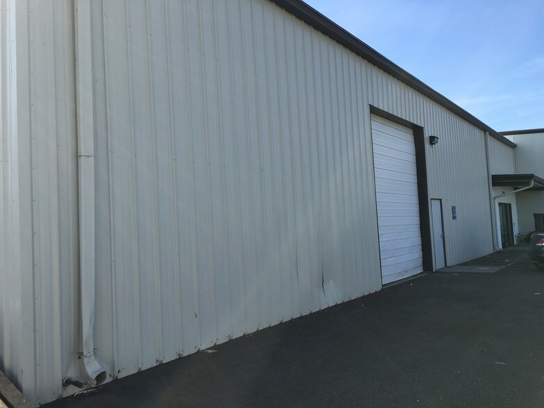 More Photos Of 7509 Reese Rd, Sacramento Manufacturing For Lease