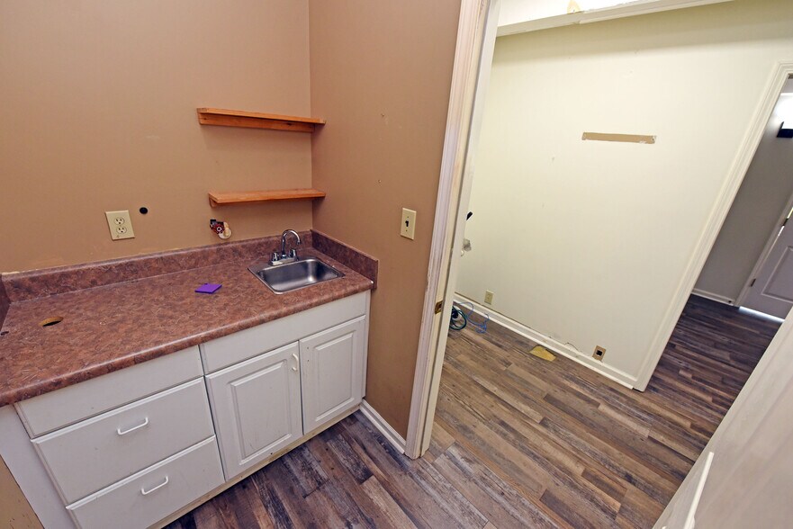 More Photos Of 10 Deer Crossing Trl, Blairsville Office For Sale