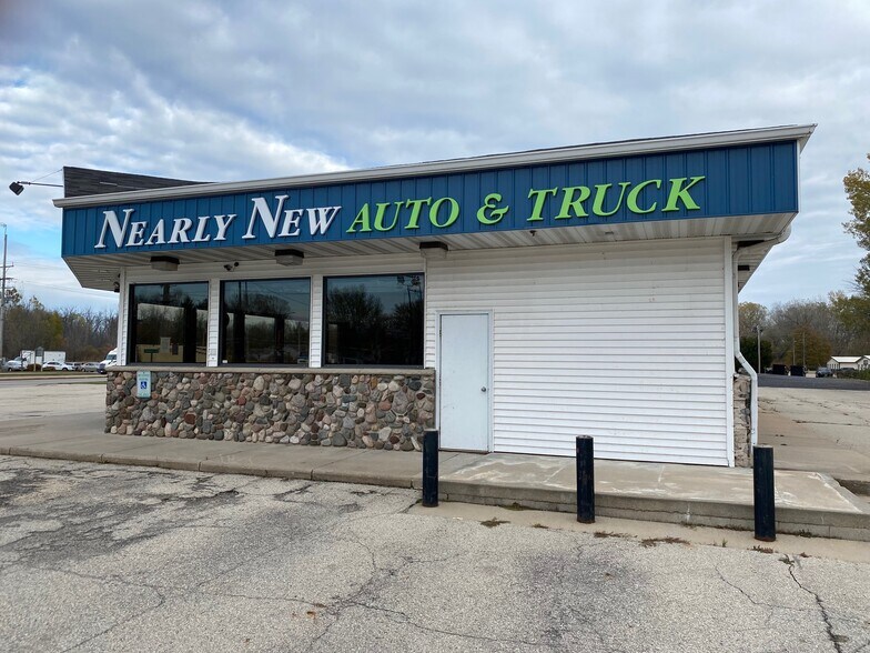 More Photos Of W7293 US Highway 10 114, Menasha Auto Dealership For Sale