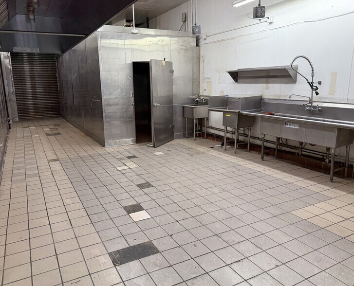More Photos Of 3621 S Western Ave, Los Angeles Restaurant For Lease