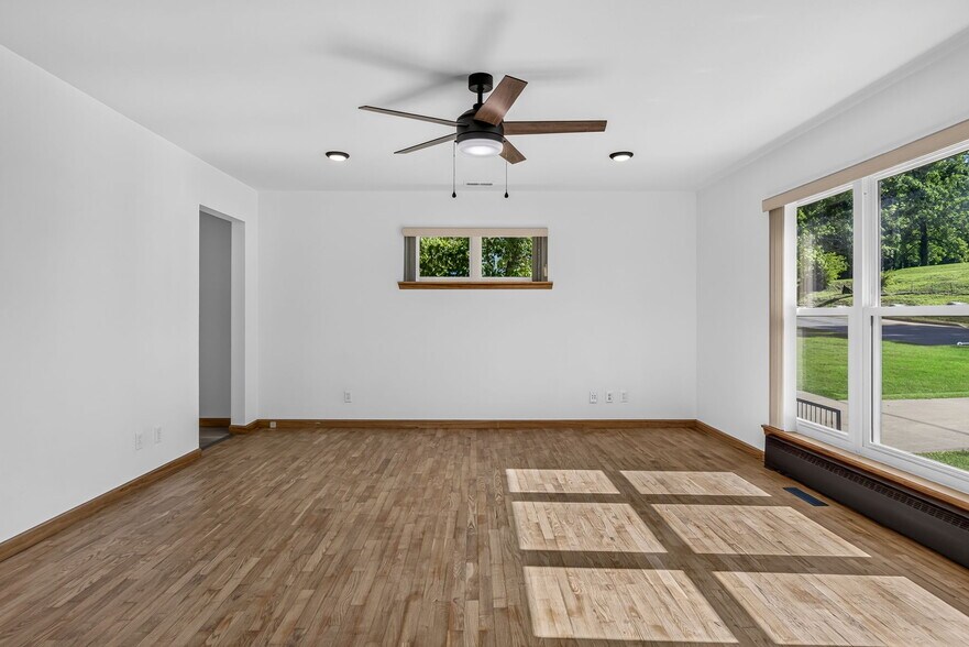 More Photos Of 535 Elm St, Hillsboro Office For Sale