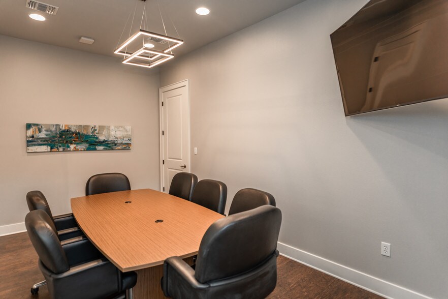 More Photos Of 555 William D Fitch Pkwy, College Station Office For Sale