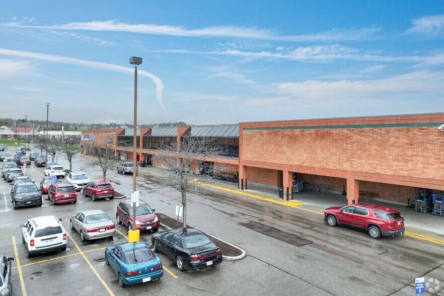 More Photos Of 1474 Main St, Hamilton Supermarket For Sale