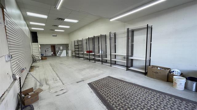 More Photos Of 1215 Farragut St, Laredo Storefront For Lease