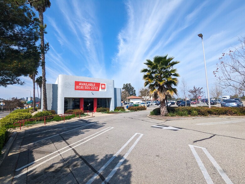 More Photos Of 20819 Ventura Blvd, Woodland Hills Storefront For Lease
