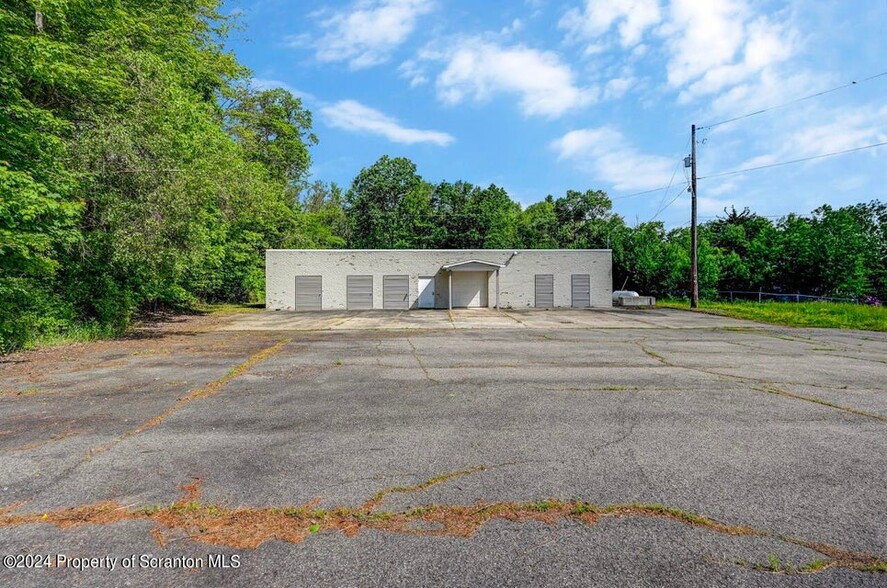 Primary Photo Of 112 Blue Shutters Rd, Elmhurst Township Warehouse For Sale