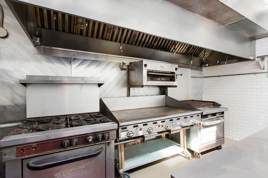More Photos Of 62375 Rt-25, Southold Restaurant For Sale