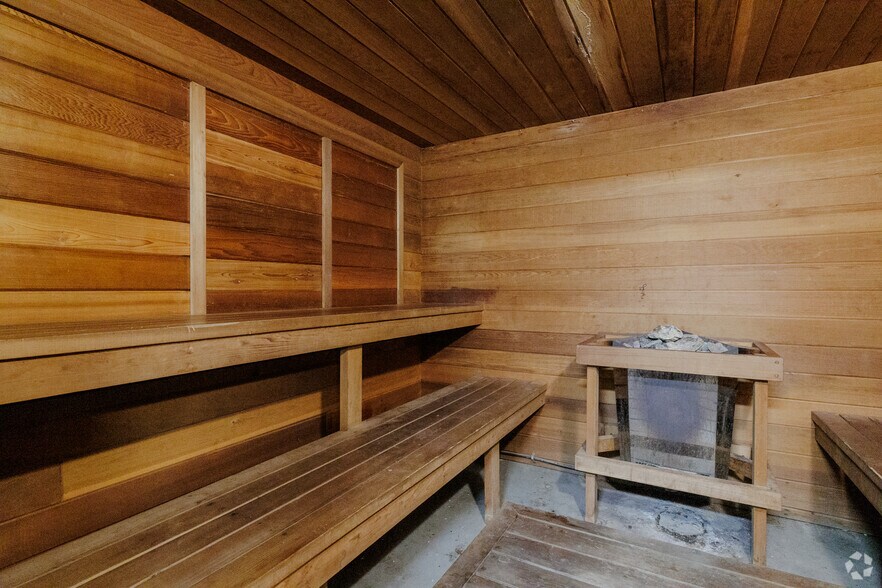 More Photos Of 160 George St, Sarnia Apartments For Lease