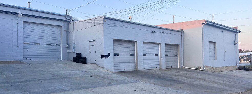 More Photos Of 4524 Leavenworth St, Omaha Warehouse For Lease