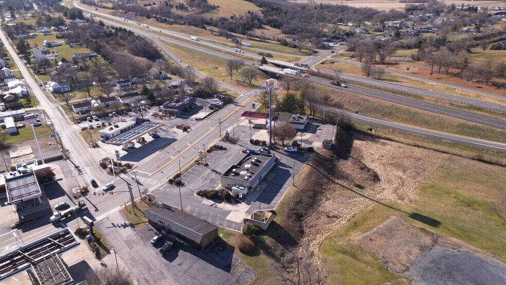 More Photos Of 172 W Old Cross Rd, New Market Fast Food For Lease
