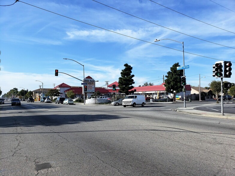 Primary Photo Of 305 W Arbor Vitae St, Inglewood Unknown For Lease