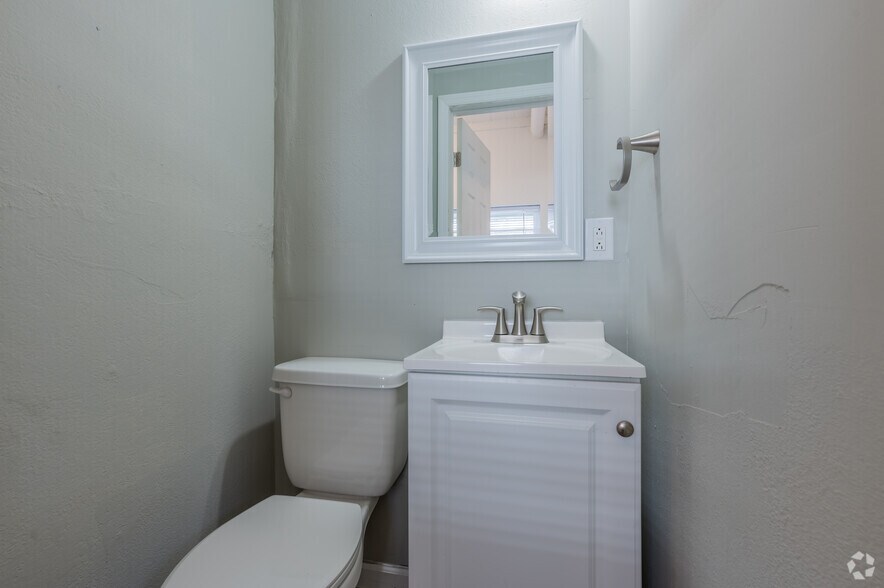 More Photos Of 2215 Aurora Dr, Pittsburgh Apartments For Sale