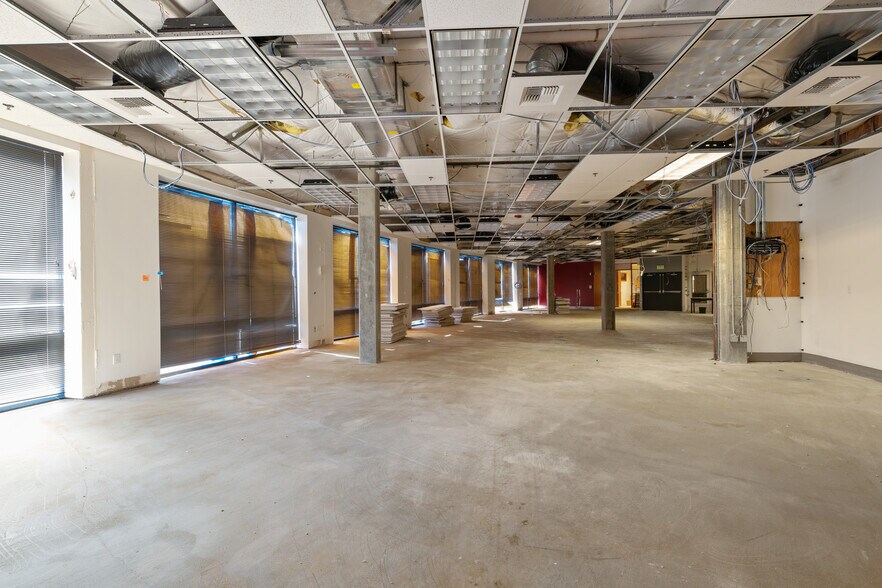 More Photos Of 2100-2110 N Pacific St, Seattle Office For Sale