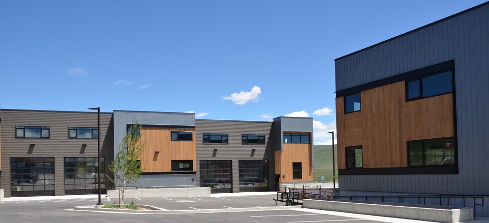 More Photos Of 4376 Forestdale Dr, Park City Research And Development For Lease