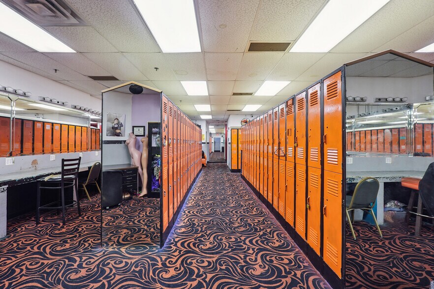 More Photos Of 4730 Frontage Rd, Forest Park Bar For Sale