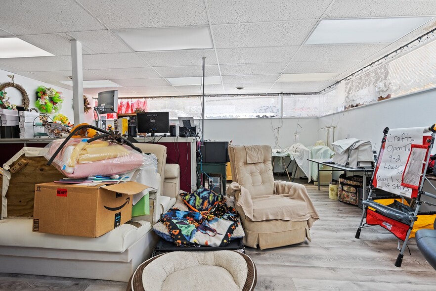 More Photos Of 211 Maple St, Big Rapids Office Residential For Lease