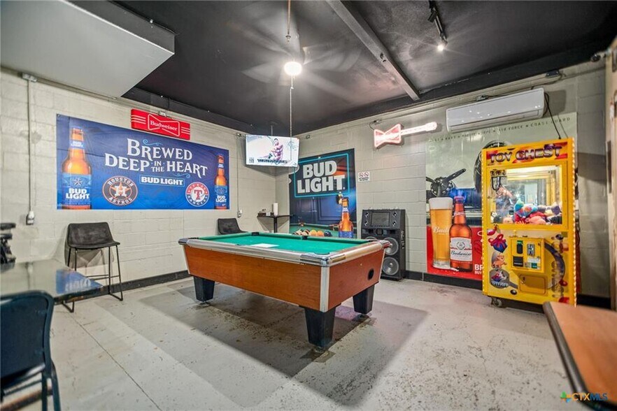 More Photos Of 619 Broadway St, Port Lavaca Restaurant For Sale