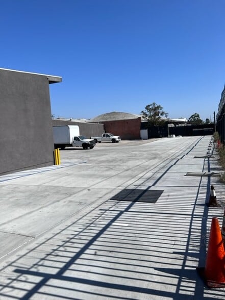 More Photos Of 1700 Nadeau St, Los Angeles Manufacturing For Lease
