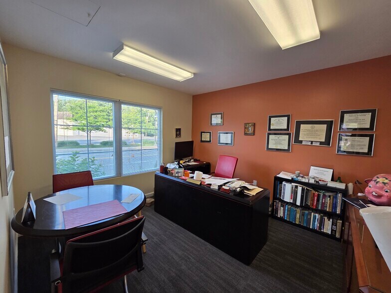 More Photos Of 20 A St, Framingham Office For Sale