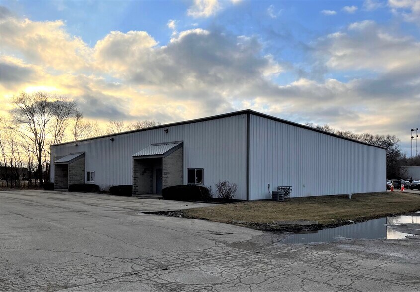 More Photos Of 2402 McDonough St, Joliet Manufacturing For Lease