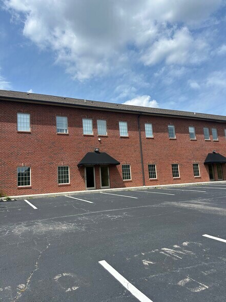 More Photos Of 430 Montbrook Ln, Knoxville Loft Creative Space For Sale