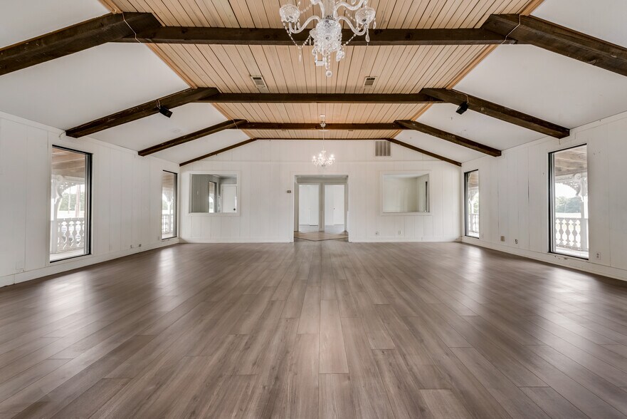 More Photos Of 1501 N Trade Days Blvd, Canton Storefront Retail Office For Sale