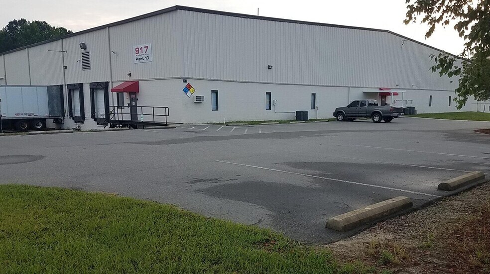 More Photos Of 917 J R Industrial Dr, Sanford Manufacturing For Lease