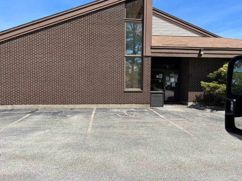 More Photos Of 59 Chennel Dr, Concord Office For Sale
