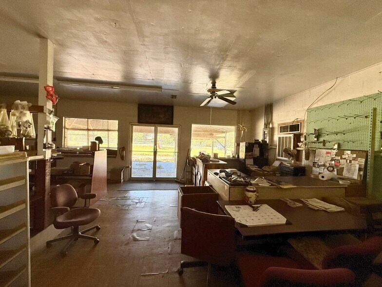 More Photos Of 2501 Douglas Hwy, Denton General Retail For Sale