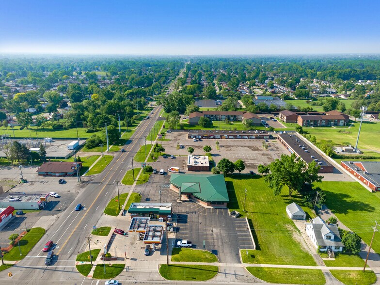 More Photos Of 146 S Venoy Rd, Westland Freestanding For Lease