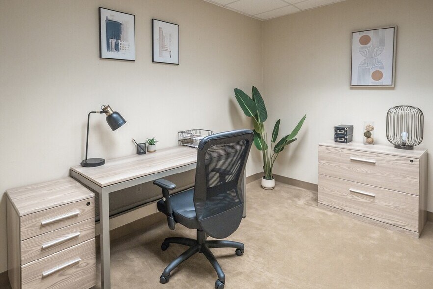 More Photos Of 521 Fifth Ave, New York Coworking Space