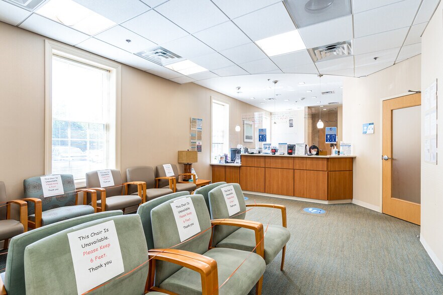 More Photos Of 6101 Redwood Square Ctr, Centreville Medical For Sale