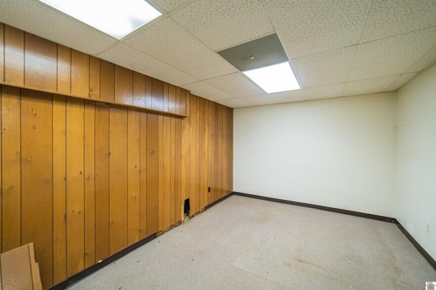 More Photos Of 703 Jefferson St, Paducah Office For Sale