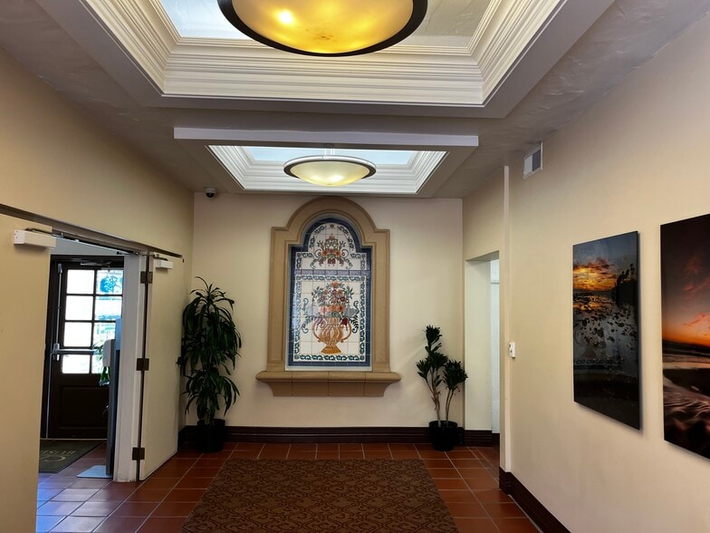 More Photos Of 711 E Daily Dr, Camarillo Loft Creative Space For Lease