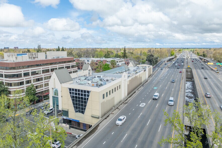 More Photos Of 2901-2929 K St, Sacramento Office For Lease