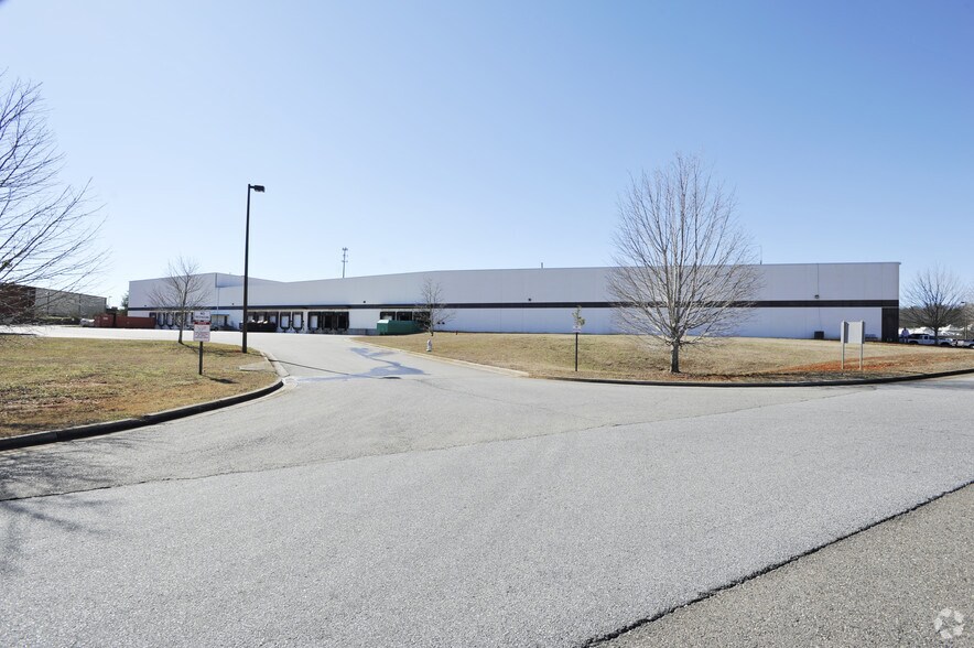 More Photos Of 1000 Evenflo Dr, Ball Ground Warehouse For Lease
