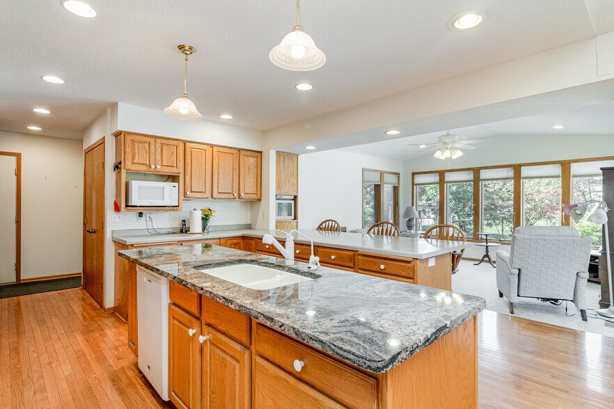 More Photos Of 23205 Cedar Ave, Farmington Specialty For Sale