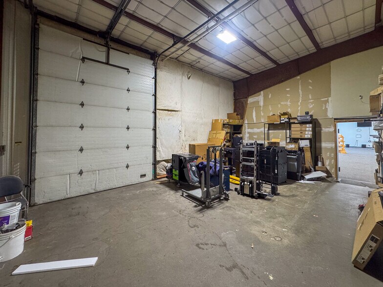 More Photos Of 601 9th St S, Great Falls Showroom For Sale