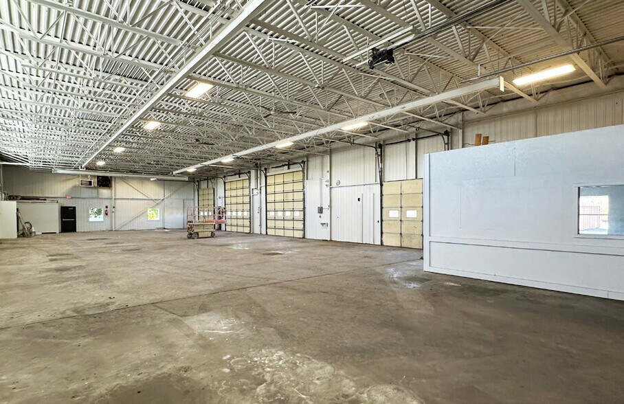 More Photos Of 185 Hempt Rd, Mechanicsburg Warehouse For Lease