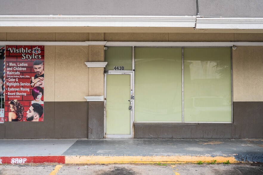 More Photos Of 4424 N Shepherd Dr, Houston Storefront For Lease