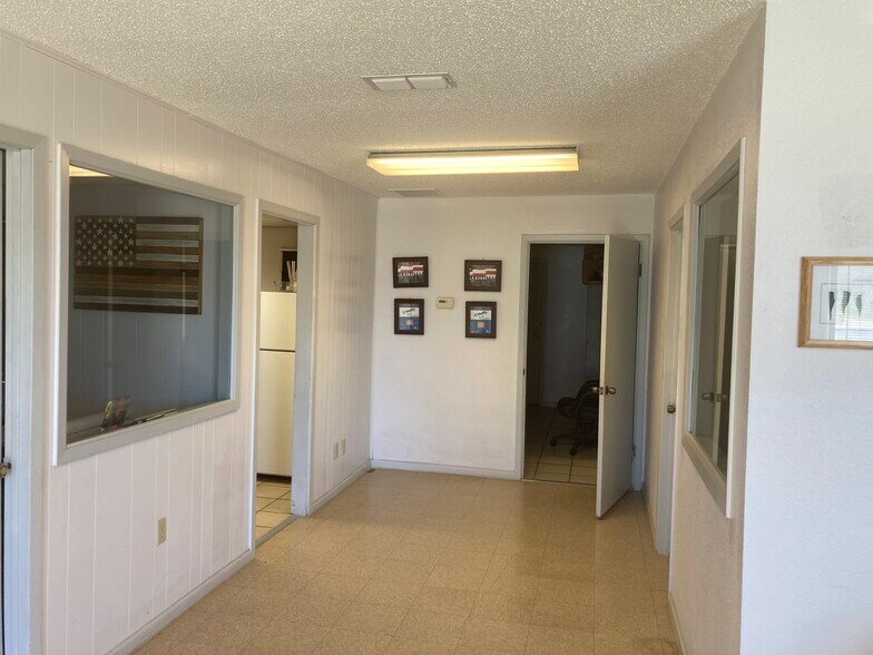 More Photos Of 4763 Broom St, San Antonio Warehouse For Lease